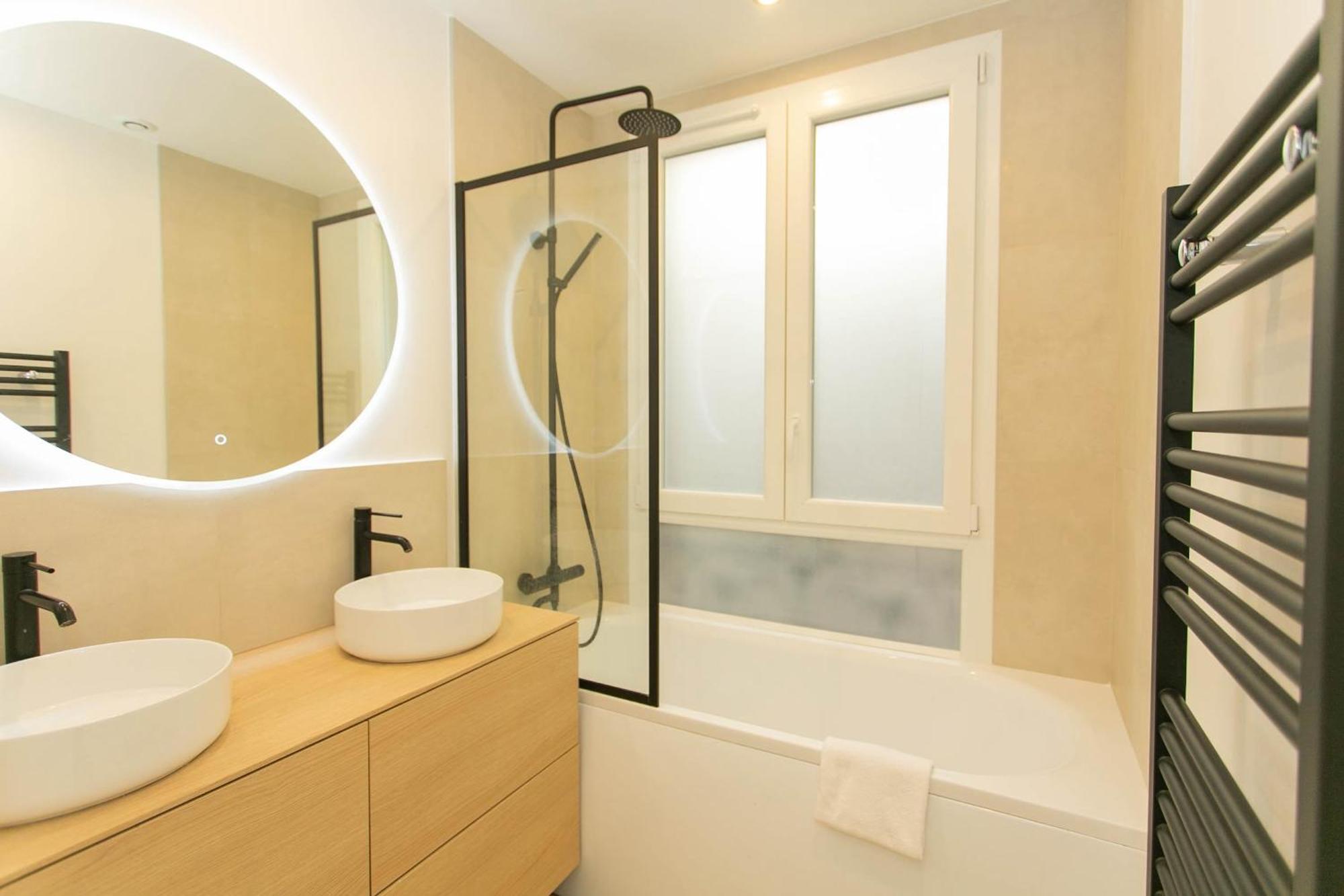 Apartment Bnbnova - Haussmann - 2br Near Champs-elysees Paris